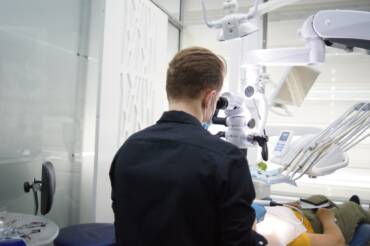 Leczenie kanałowe w Centrum Czar-Dent – nowoczesne, precyzyjne i bezbolesne