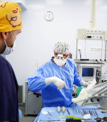 Indywidualne szkolenia stomatologiczne w Czar-Dent pod okiem Michała Czarnowskiego | Implantologia Białystok