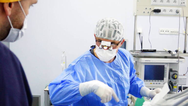 Indywidualne szkolenia stomatologiczne w Czar-Dent pod okiem Michała Czarnowskiego | Implantologia Białystok